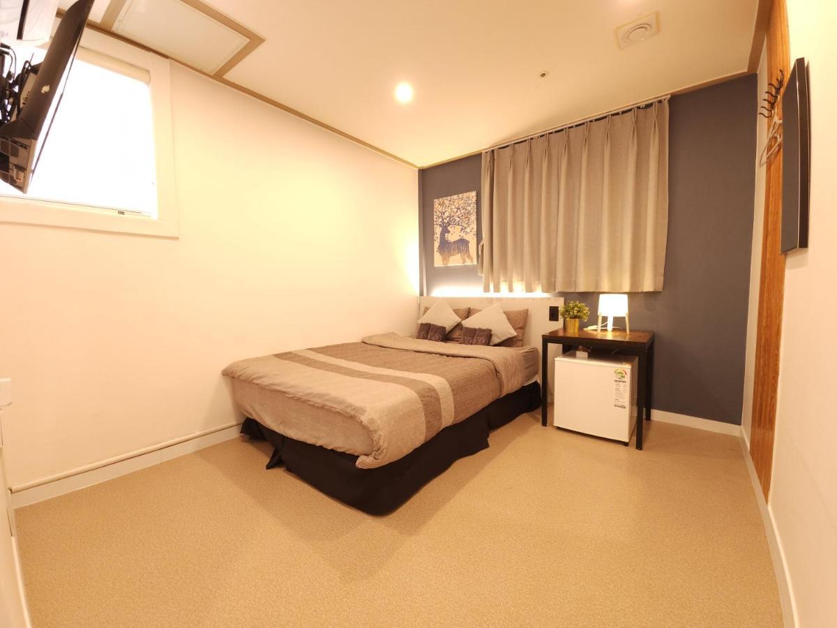 Oyo Hostel Myeongdong 3 Сеул Экстерьер фото