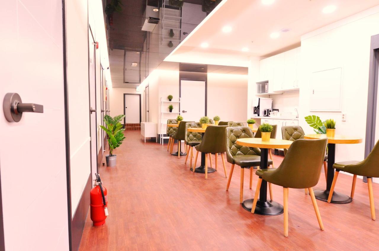 Oyo Hostel Myeongdong 3 Сеул Экстерьер фото